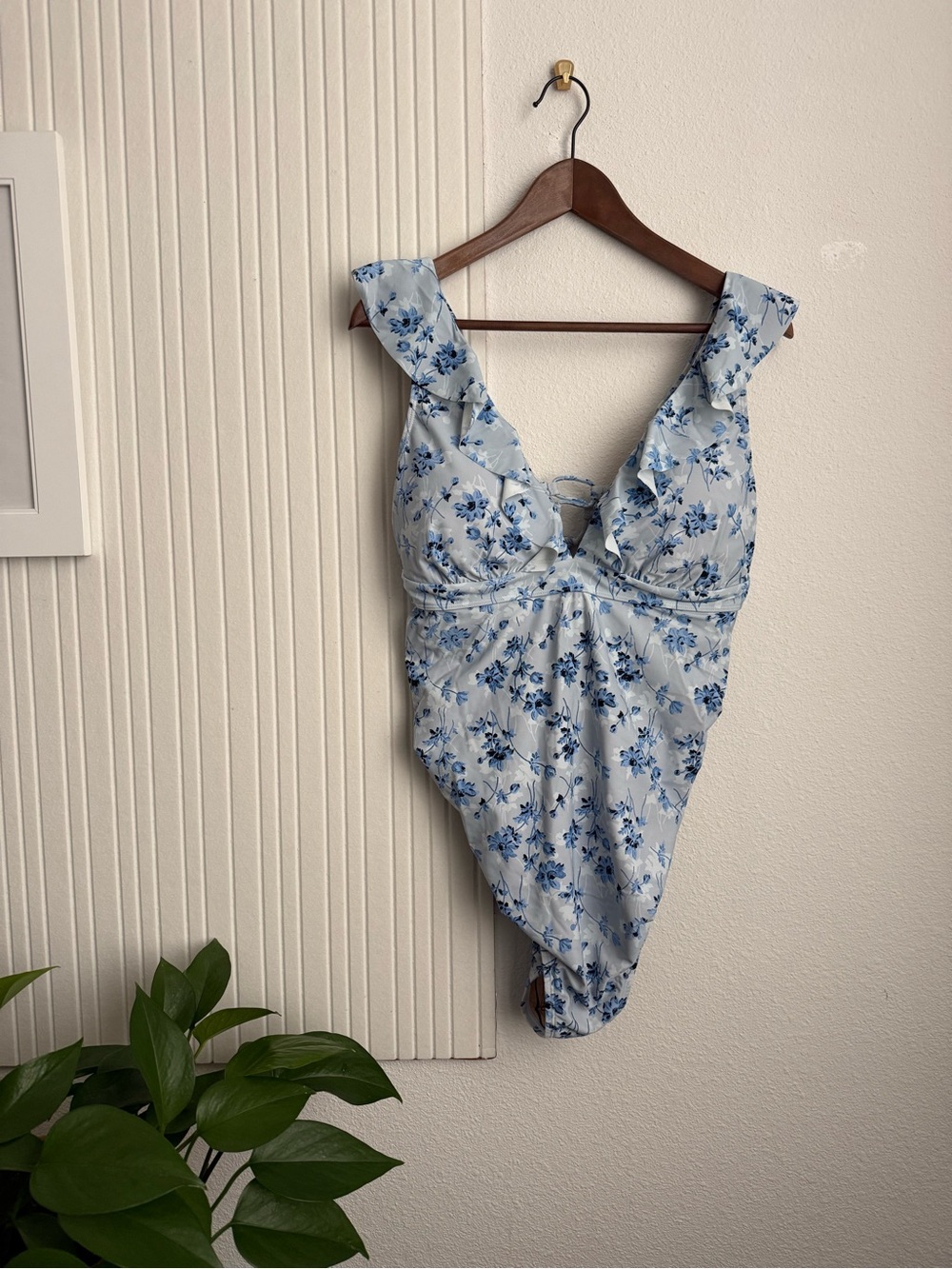 A Pea in the Pod Light Blue Floral One-Piece Maternity Swimsuit L